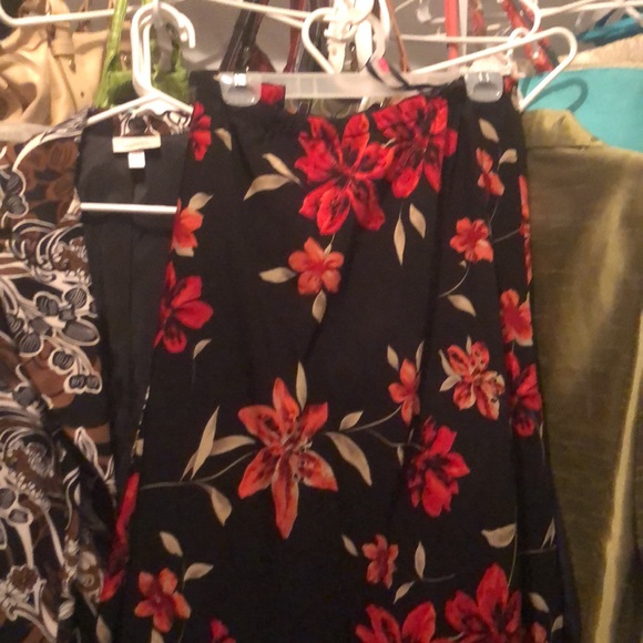 S feels like satan beautiful colors black and red  below  knee - Picture 2 of 3